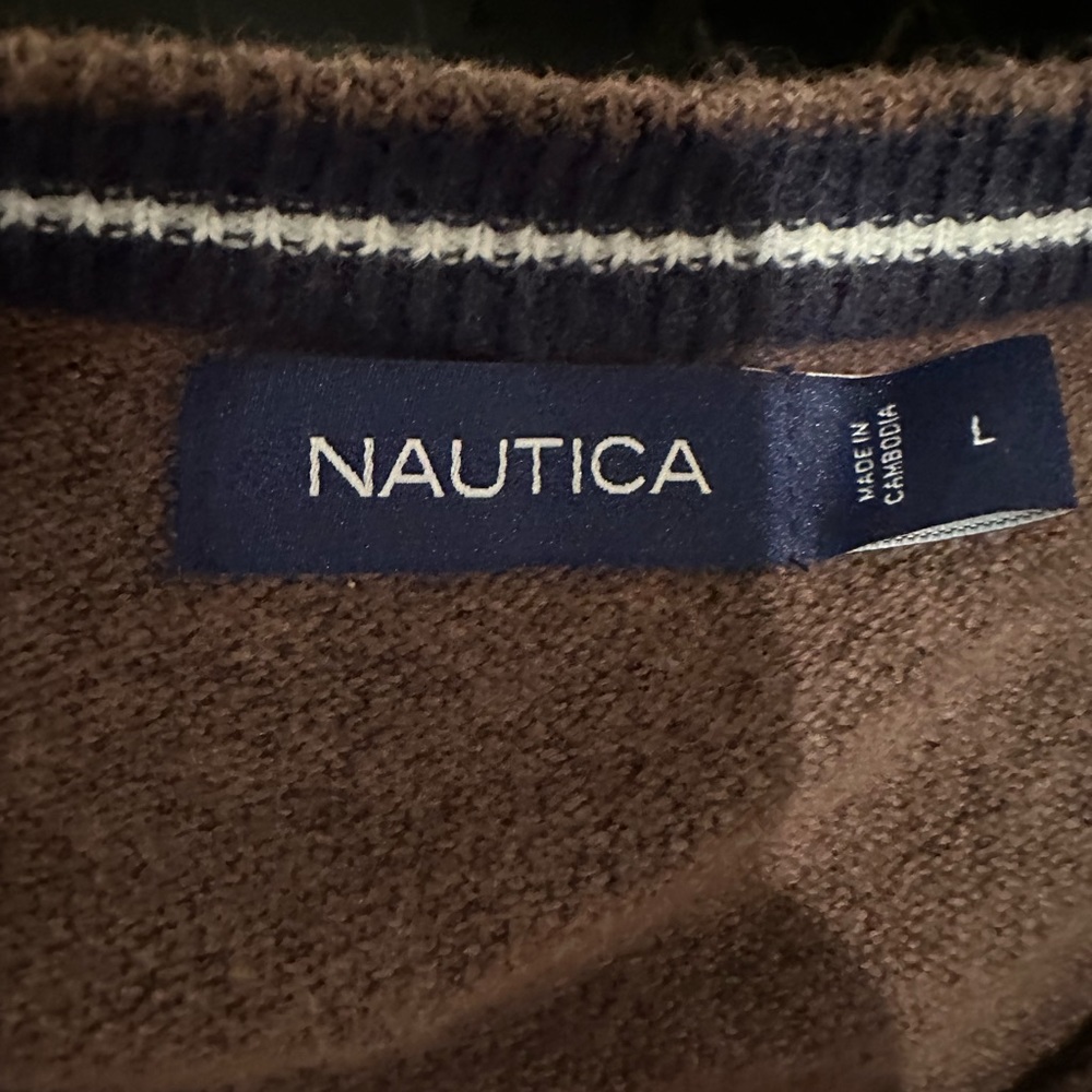Nautica - Picture 2 of 4